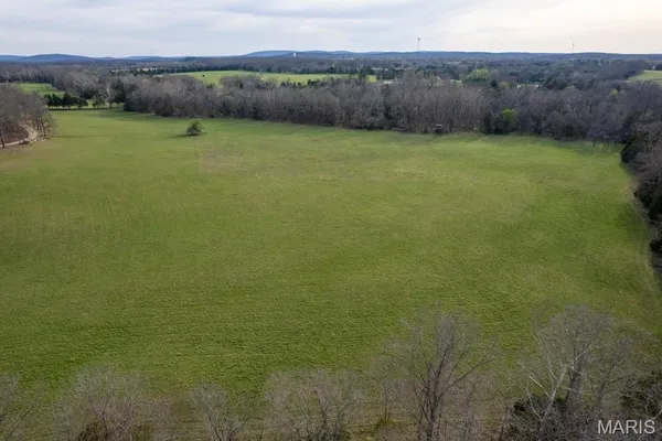 $6,300,000 | 805 Vineyard Lake Road, Bismarck, MO 63624