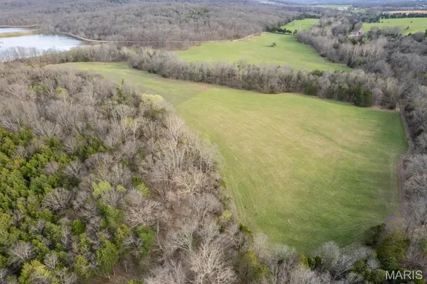 $6,300,000 | 805 Vineyard Lake Road, Bismarck, MO 63624