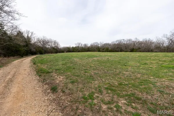 $6,300,000 | 805 Vineyard Lake Road, Bismarck, MO 63624