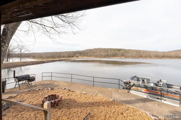 $6,300,000 | 805 Vineyard Lake Road, Bismarck, MO 63624