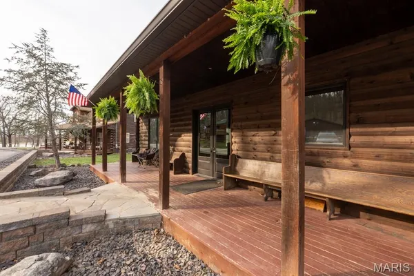 $6,300,000 | 805 Vineyard Lake Road, Bismarck, MO 63624