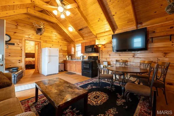 $6,300,000 | 805 Vineyard Lake Road, Bismarck, MO 63624