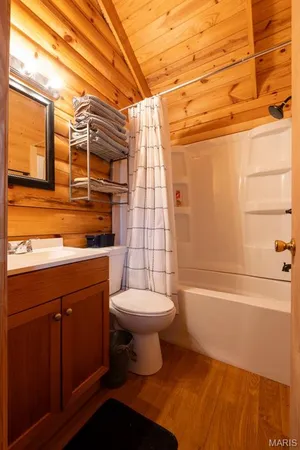 $6,300,000 | 805 Vineyard Lake Road, Bismarck, MO 63624