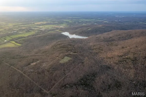 $6,300,000 | 805 Vineyard Lake Road, Bismarck, MO 63624