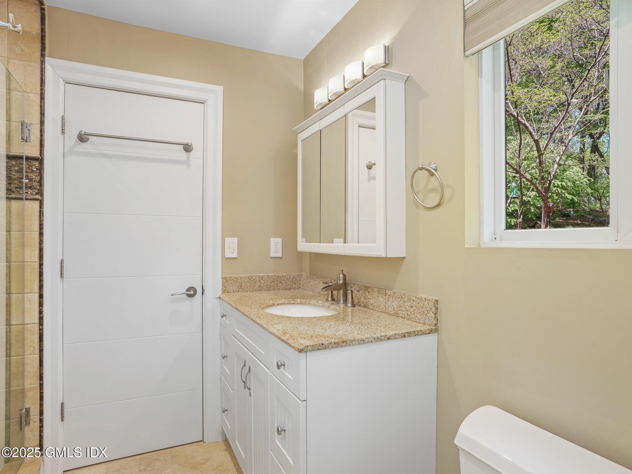 228 Pemberwick Road Greenwich, CT 06831 - Photo 21 of 33 15-web-or-mls-228-pemberwick-rd