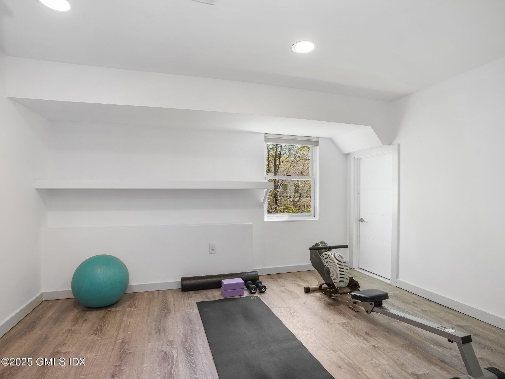 228 Pemberwick Road Greenwich, CT 06831 - Photo 22 of 33 6-web-or-mls-228-pemberwick-rd