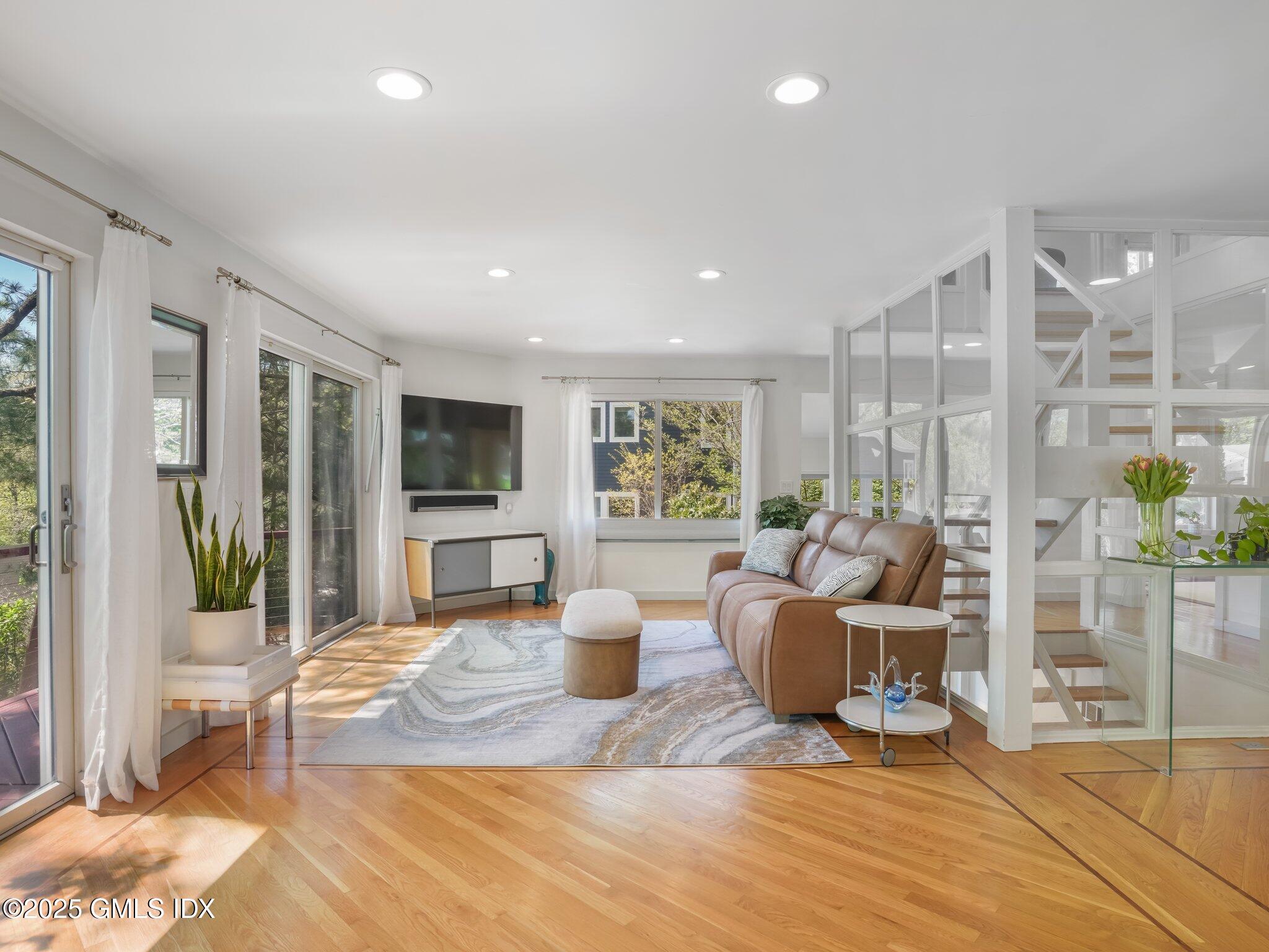 228 Pemberwick Road Greenwich, CT 06831 - Photo 7 of 33 9-web-or-mls-228-pemberwick-rd