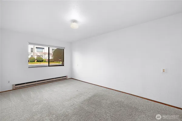 $415,000 | 22508 6th Avenue South, Unit 1, Des Moines, WA 98198