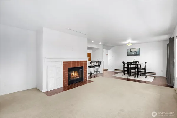 $415,000 | 22508 6th Avenue South, Unit 1, Des Moines, WA 98198