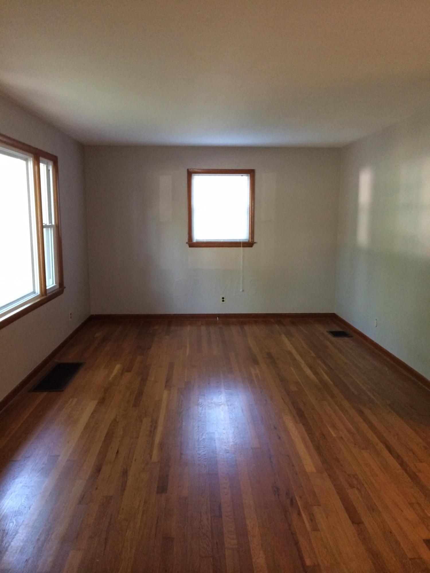 2512 Swansea Road Columbus, OH 43221 - Photo 2 of 7