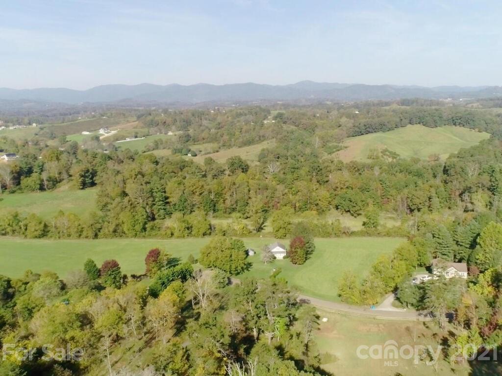 110 Saddle Ridge Drive, Unit 3 Alexander, NC 28701 - Photo 4 of 14 Gallery Image 4