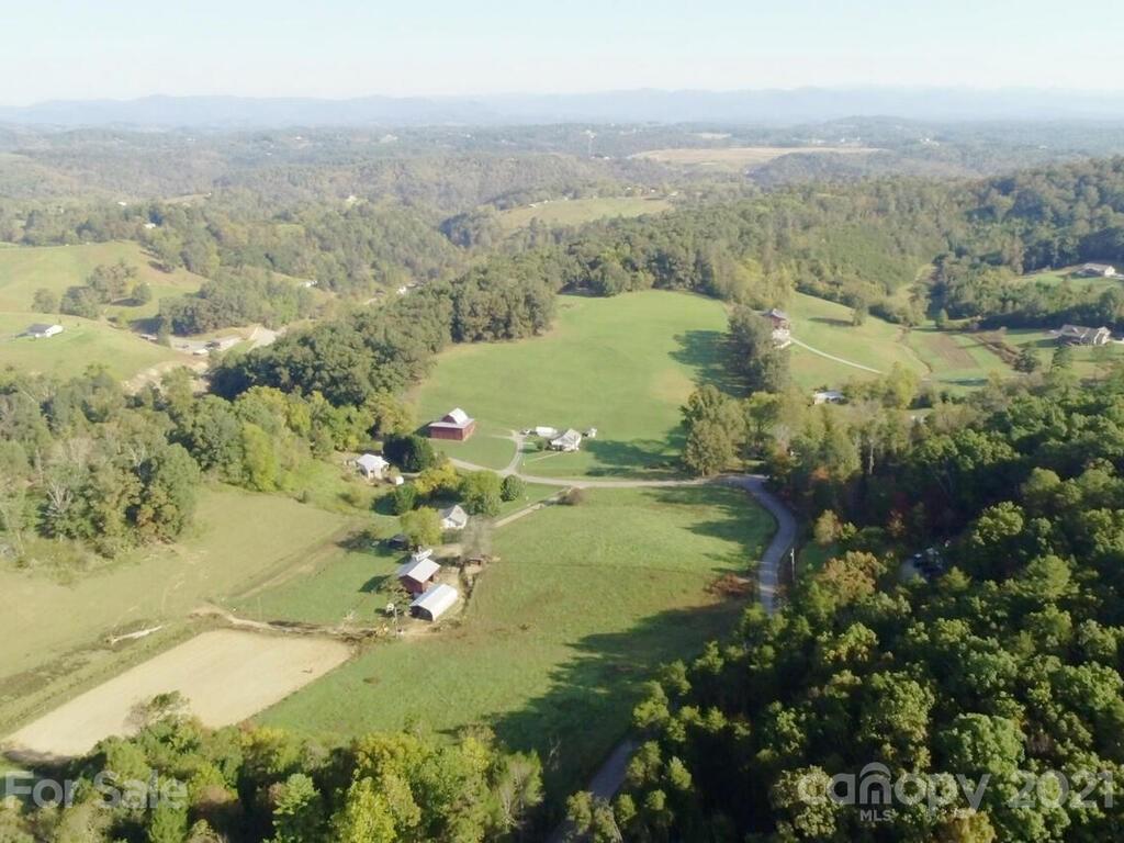 110 Saddle Ridge Drive, Unit 3 Alexander, NC 28701 - Photo 5 of 14 Gallery Image 5