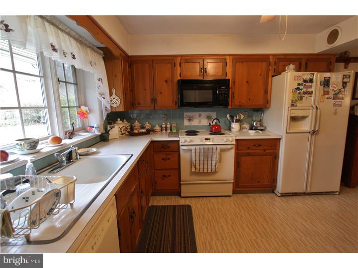 1380 Melvin Road Phoenixville, PA 19460 - Photo 10 of 25 Kitchen