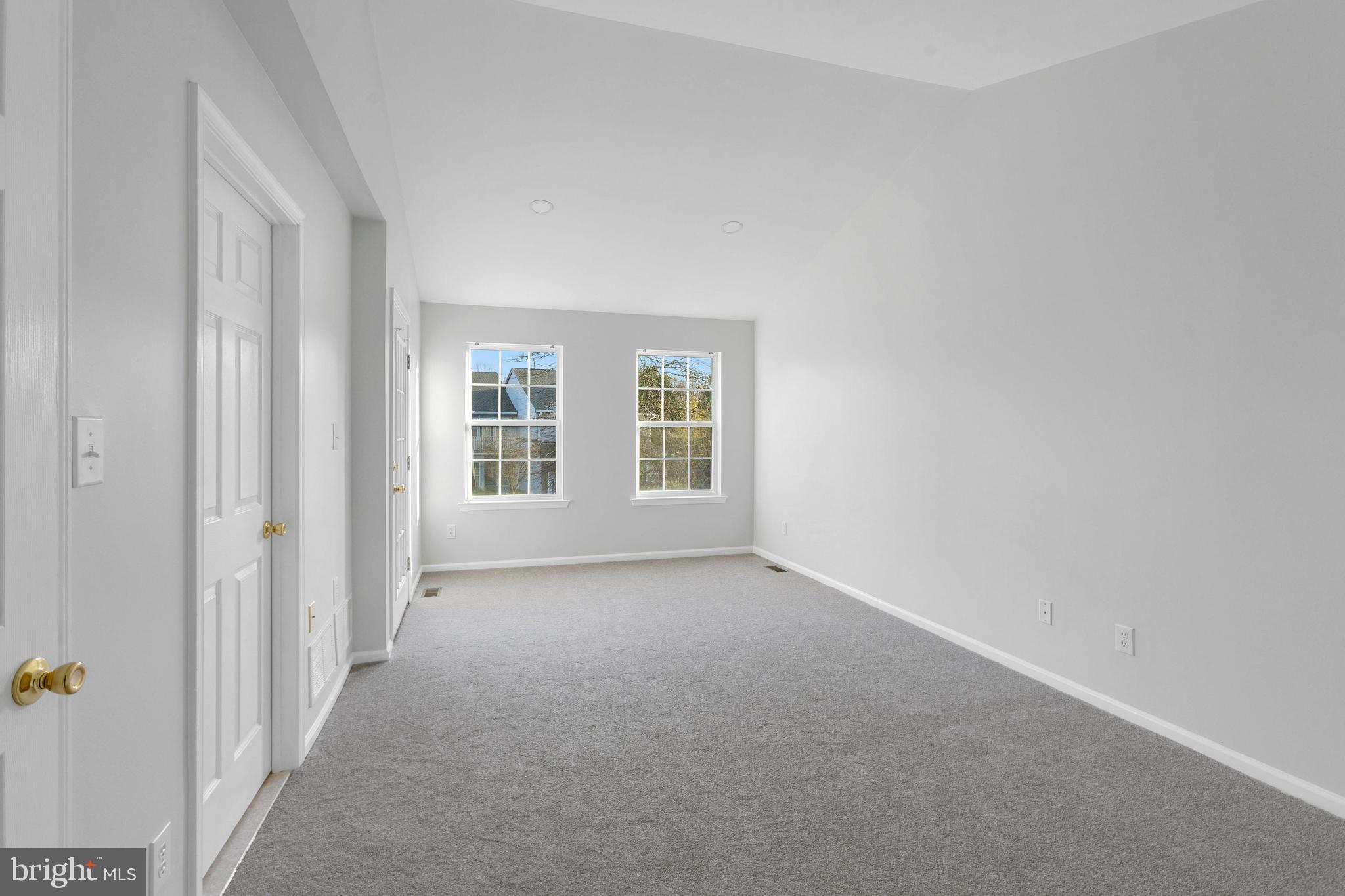 59 Warwick Road Princeton Junction, NJ 08550 - Photo 17 of 36 Owners Bedroom