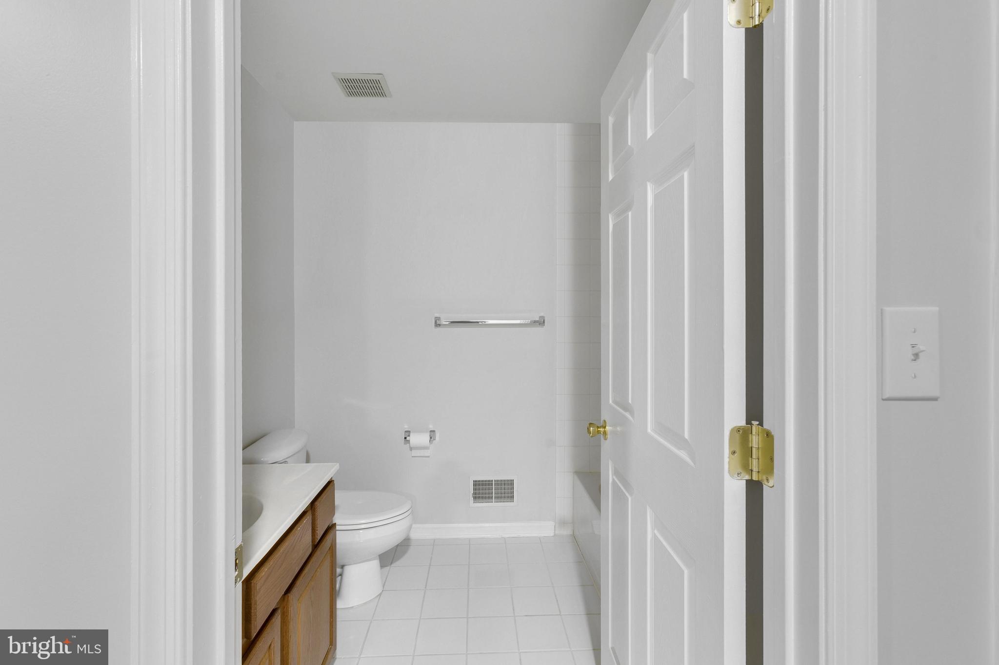 59 Warwick Road Princeton Junction, NJ 08550 - Photo 24 of 36 Kids/Guest Bath View-2