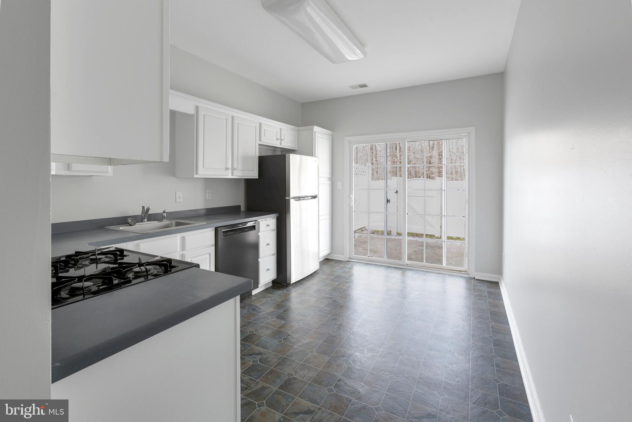 59 Warwick Road Princeton Junction, NJ 08550 - Photo 7 of 36 Kitchen Entry View