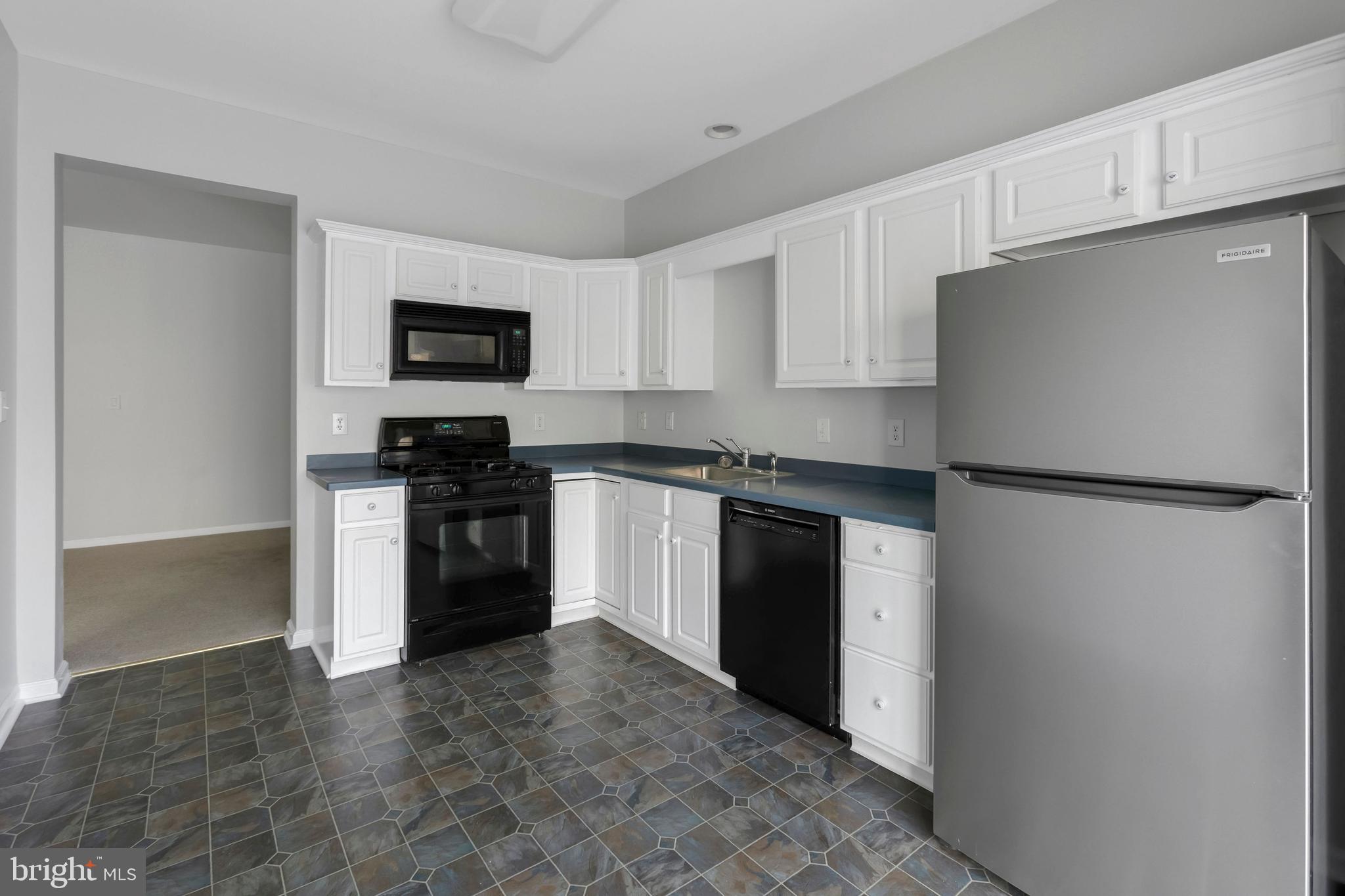 59 Warwick Road Princeton Junction, NJ 08550 - Photo 8 of 36 Kitchen