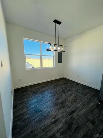 $1,800 | 5403 North Crown Point, Pharr, TX 78577