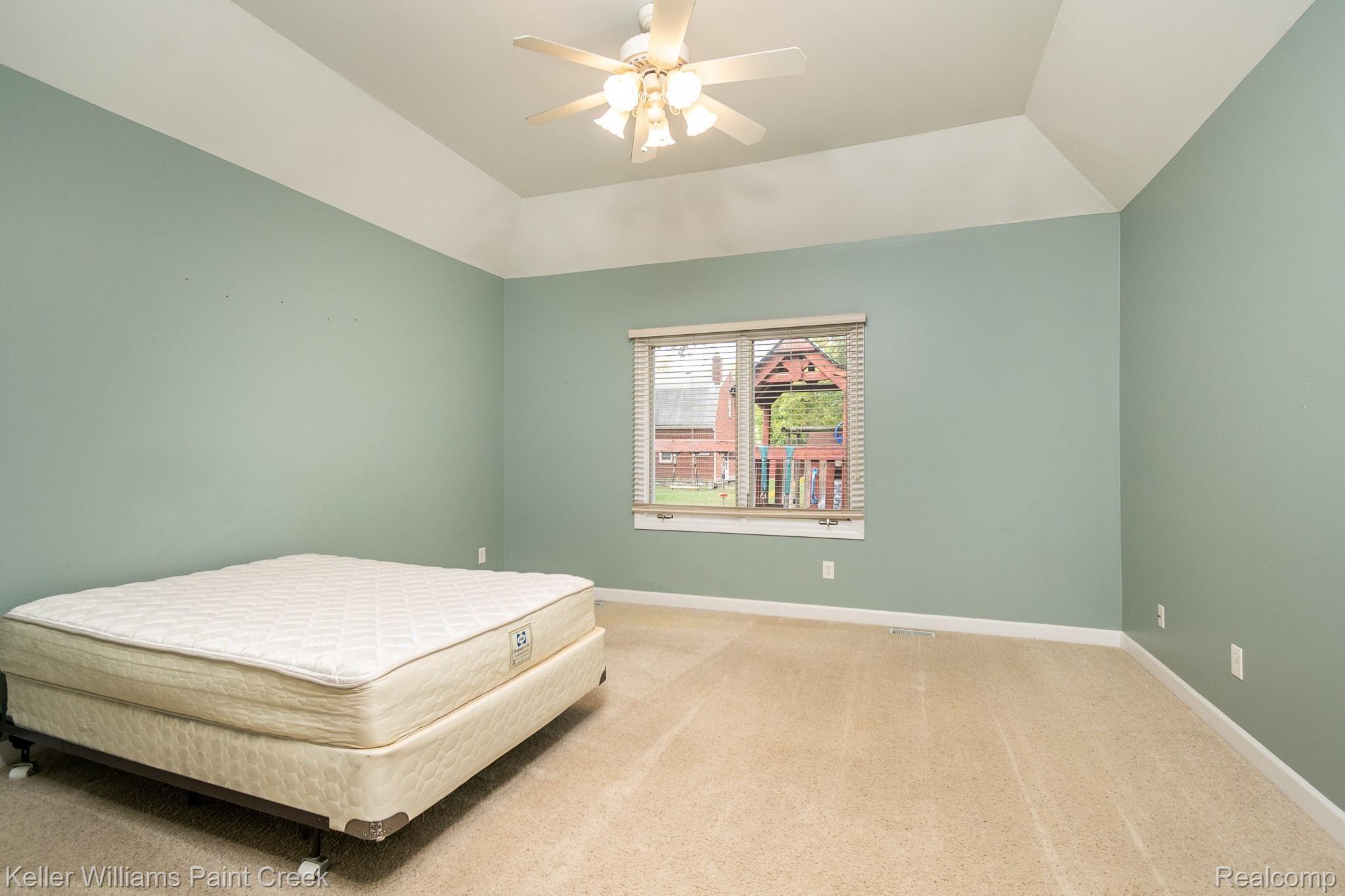 3307 Hazelton Avenue Rochester, MI 48307 - Photo 18 of 41 First floor master bedroom suite with coved ceilings