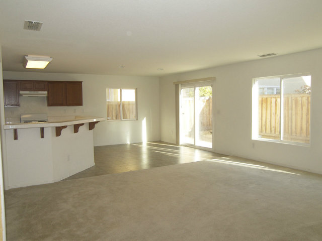 436 Renaissance Avenue Lathrop, CA 95330 - Photo 4 of 25 Gallery Image 4