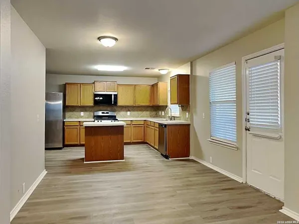 $1,699 | 15819 Hastings, Selma, TX 78154