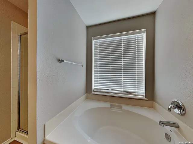 $1,749 | 15819 Hastings, Selma, TX 78154