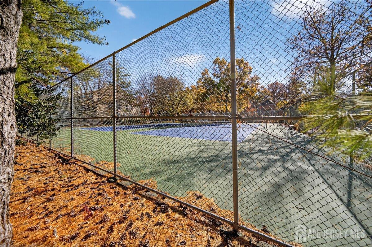 306 Trinity Court, Unit 12 Princeton, NJ 08540 - Photo 22 of 26 a backyard of a house