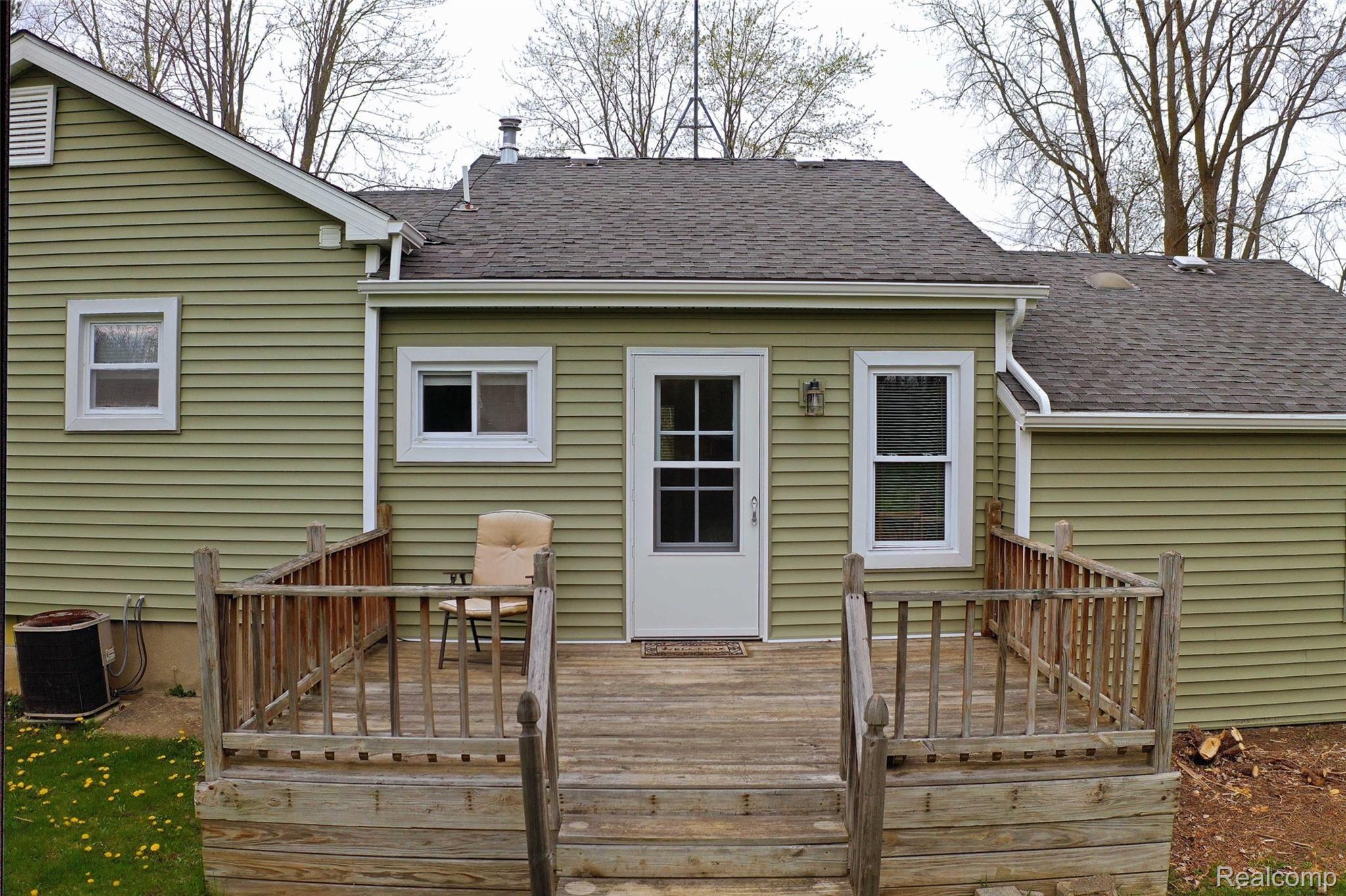 2322 Reid Road Grand Blanc, MI 48439 - Photo 5 of 25 2322-E-Reid-Rd-57 Outside.jpg