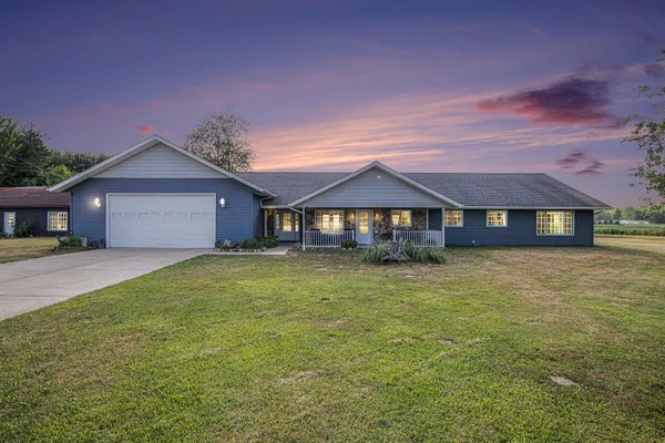 $539,999 | 124 68th Street, South Haven, MI 49090