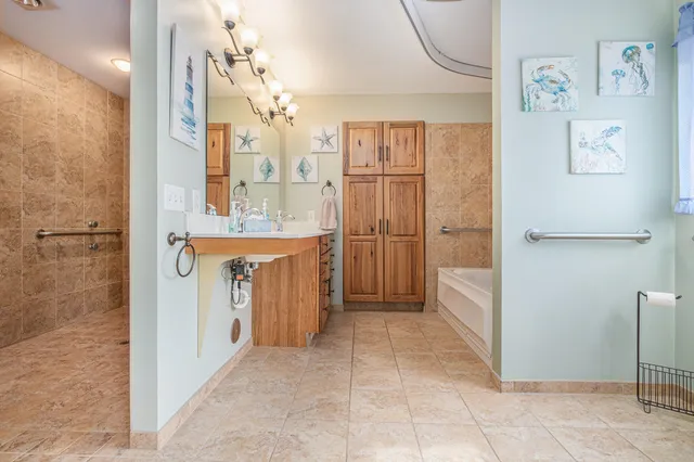 $539,999 | 124 68th Street, South Haven, MI 49090