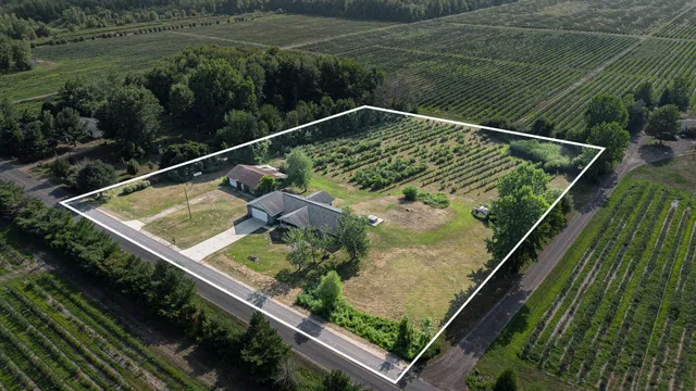 $539,999 | 124 68th Street, South Haven, MI 49090