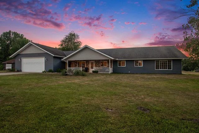 $539,999 | 124 68th Street, South Haven, MI 49090