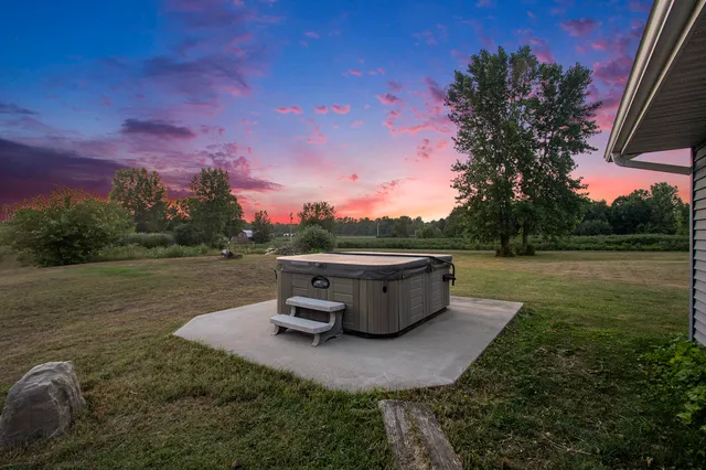 $539,999 | 124 68th Street, South Haven, MI 49090