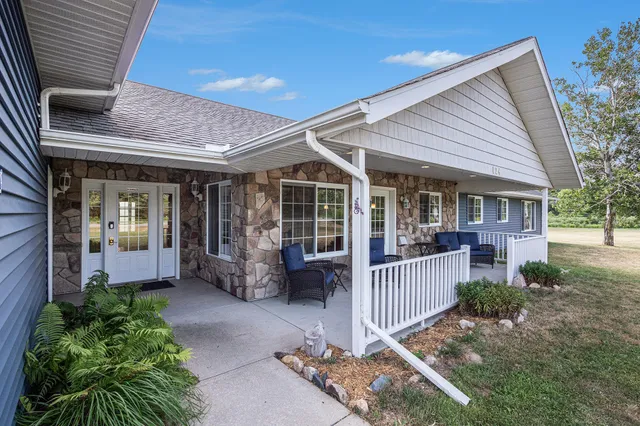 $539,999 | 124 68th Street, South Haven, MI 49090