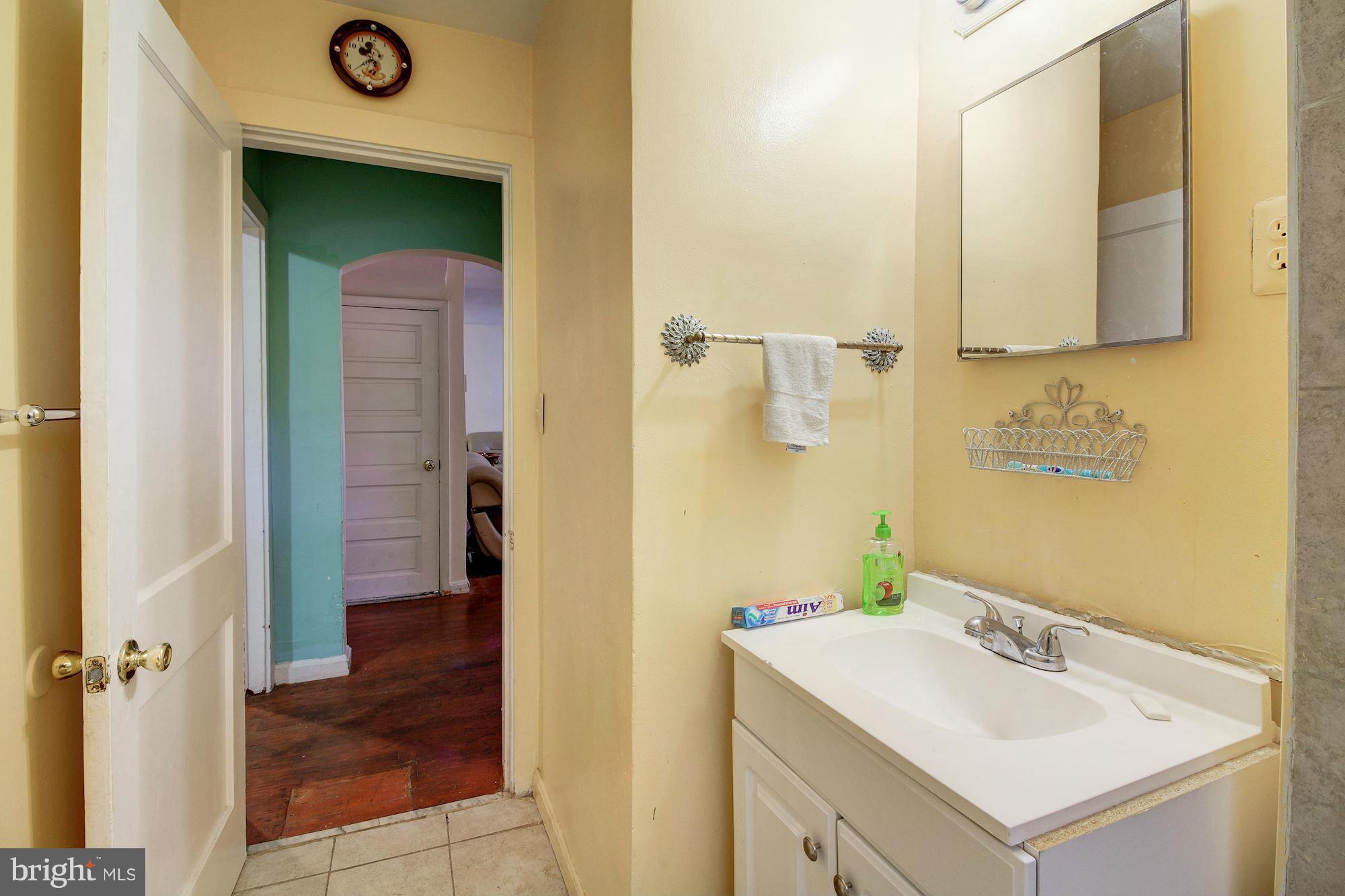 4126 Maple Road Morningside, MD 20746 - Photo 17 of 30 Bath (Master)