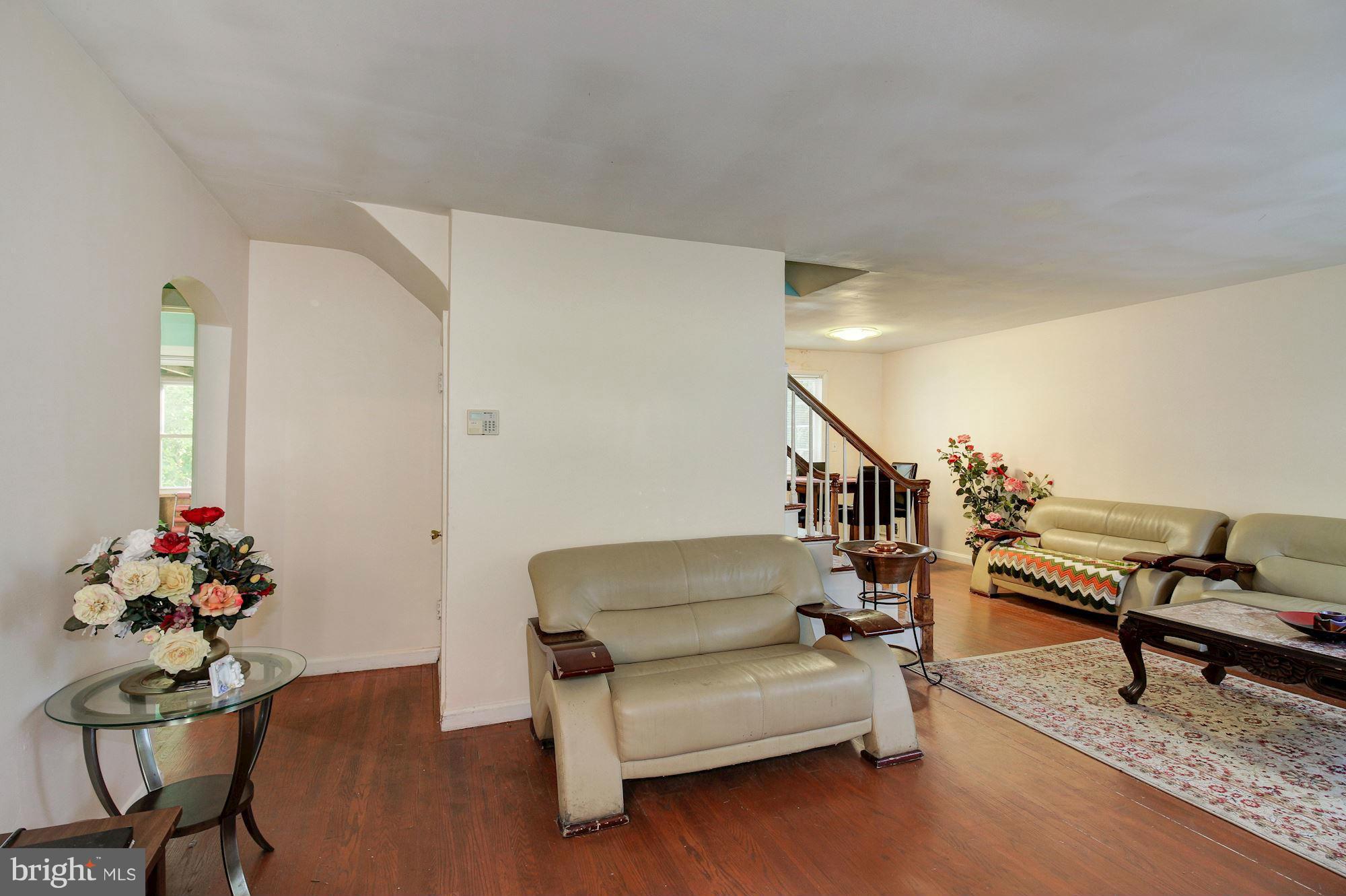 4126 Maple Road Morningside, MD 20746 - Photo 6 of 30 Living Room