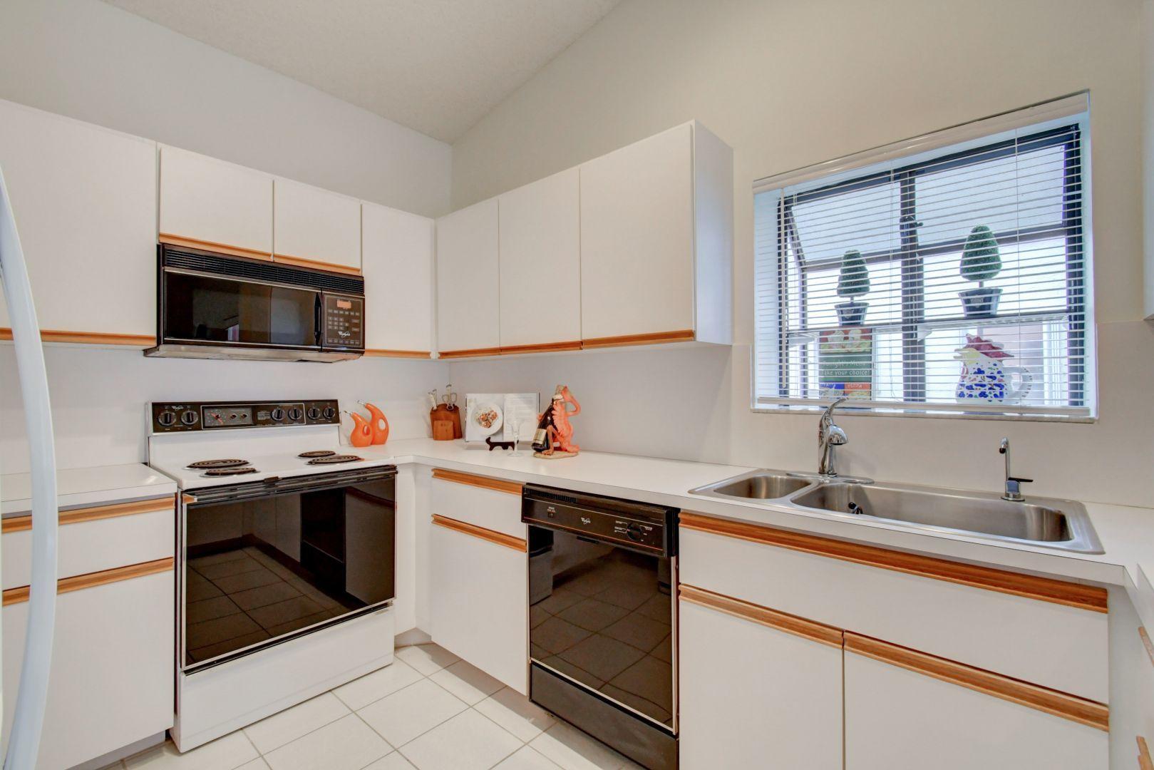 8520 Leeway Lane Boynton Beach, FL 33436 - Photo 12 of 37 15_dsc_7505_6_7_8_9