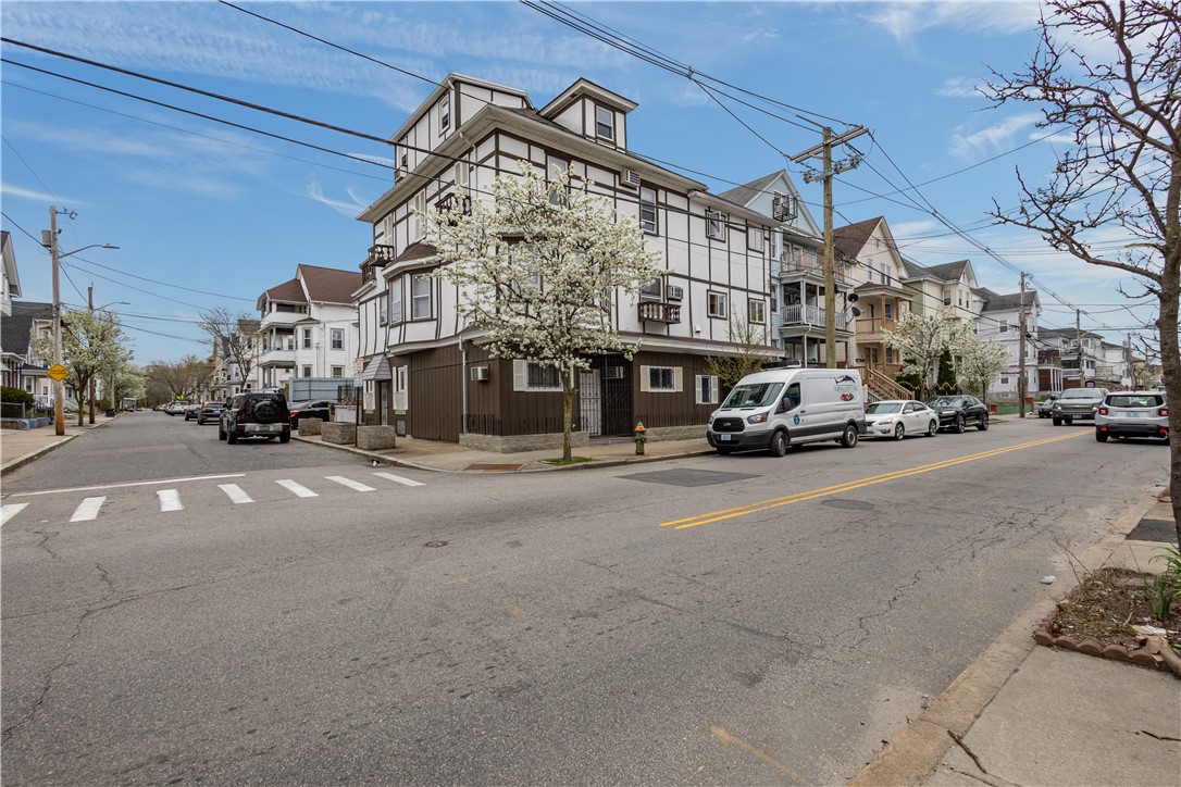 129 Academy Avenue Providence, RI 02908 - Photo 3 of 49