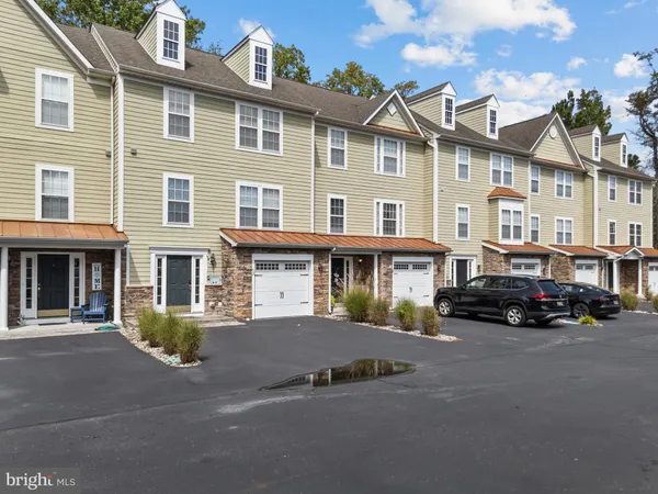 a car parked in front of a building