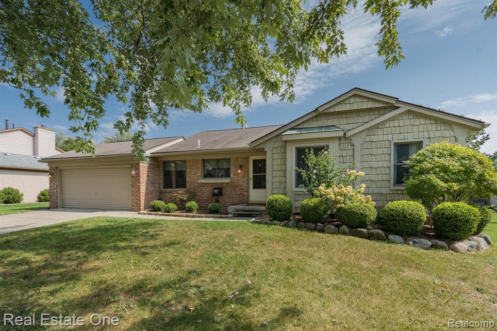 2033 Avonstoke Road Rochester Hills, MI 48307 - Photo 1 of 30
