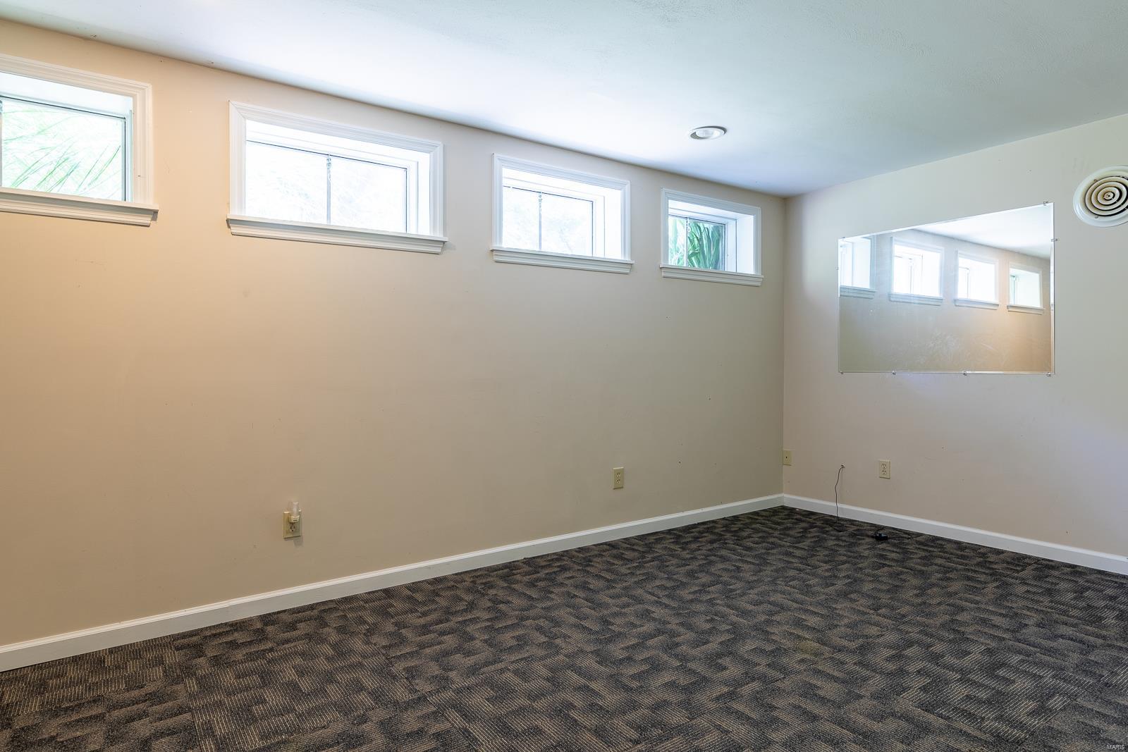 8728 Sappington Road St. Louis, MO 63126 - Photo 27 of 34 Gallery Image 27
