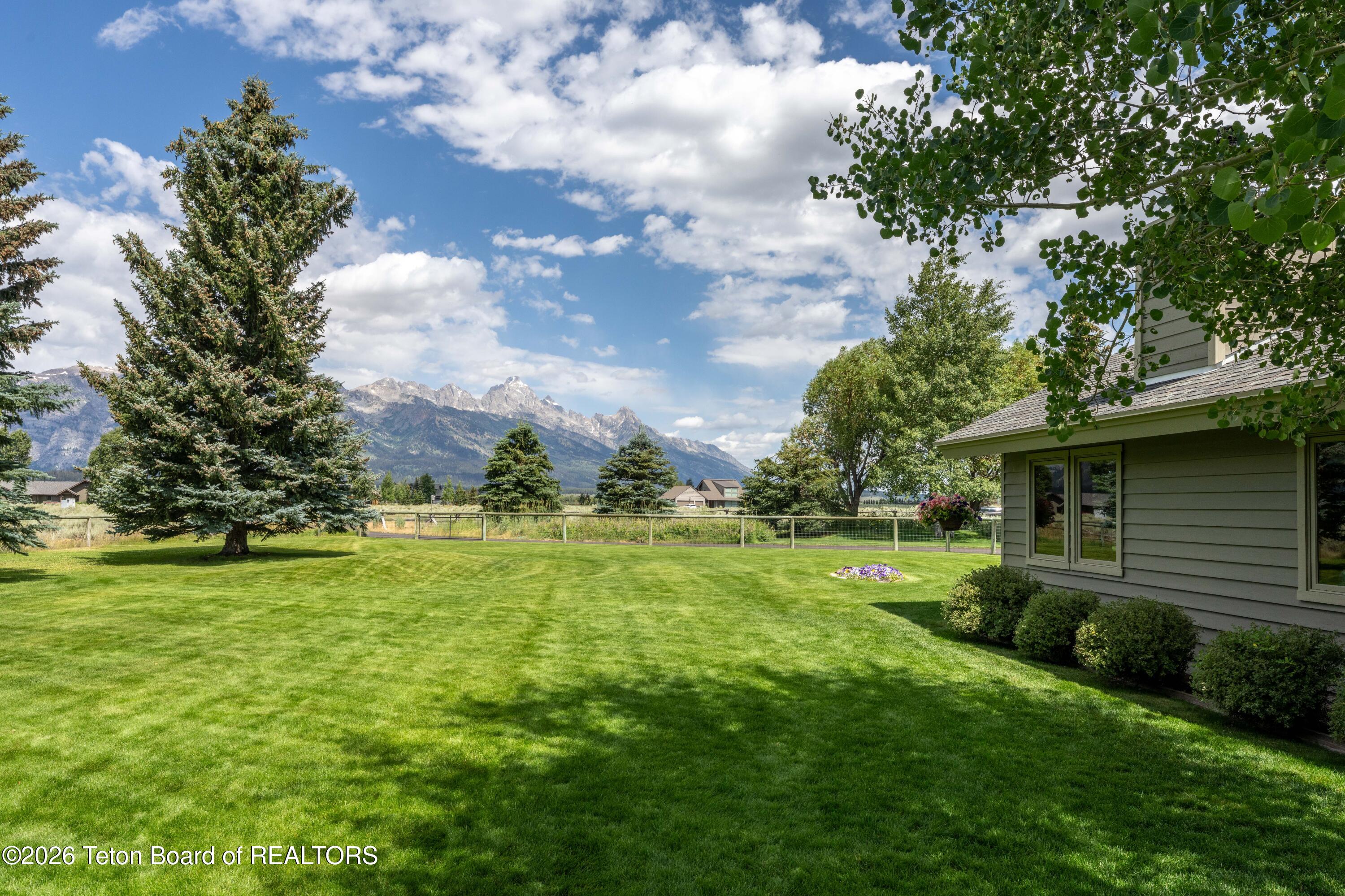 720 East Trap Club Road Jackson, WY 83001 - Photo 54 of 77 720TrapClub_JGPhoto-14