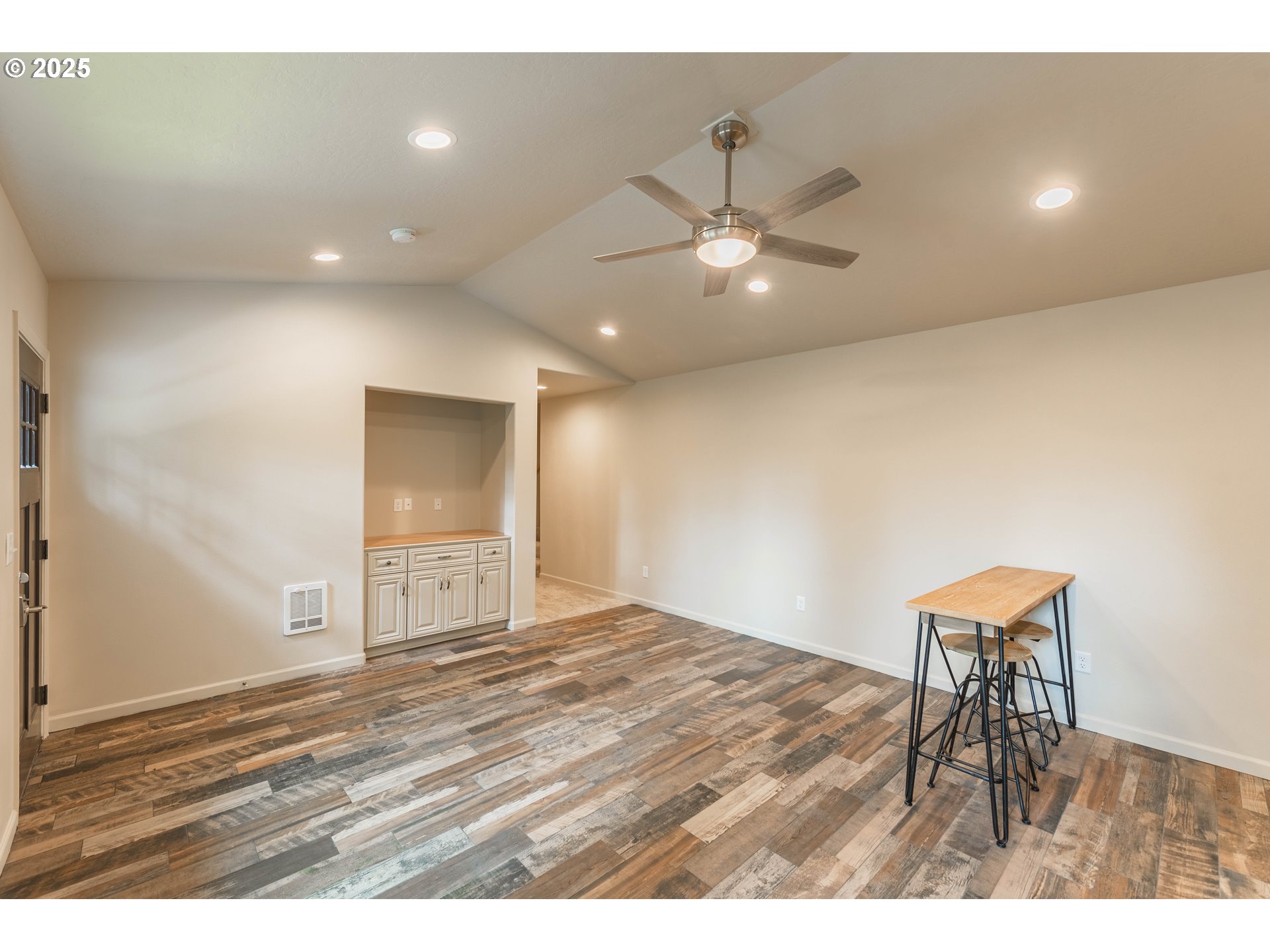 2143 Ash Street North Bend, OR 97459 - Photo 12 of 38