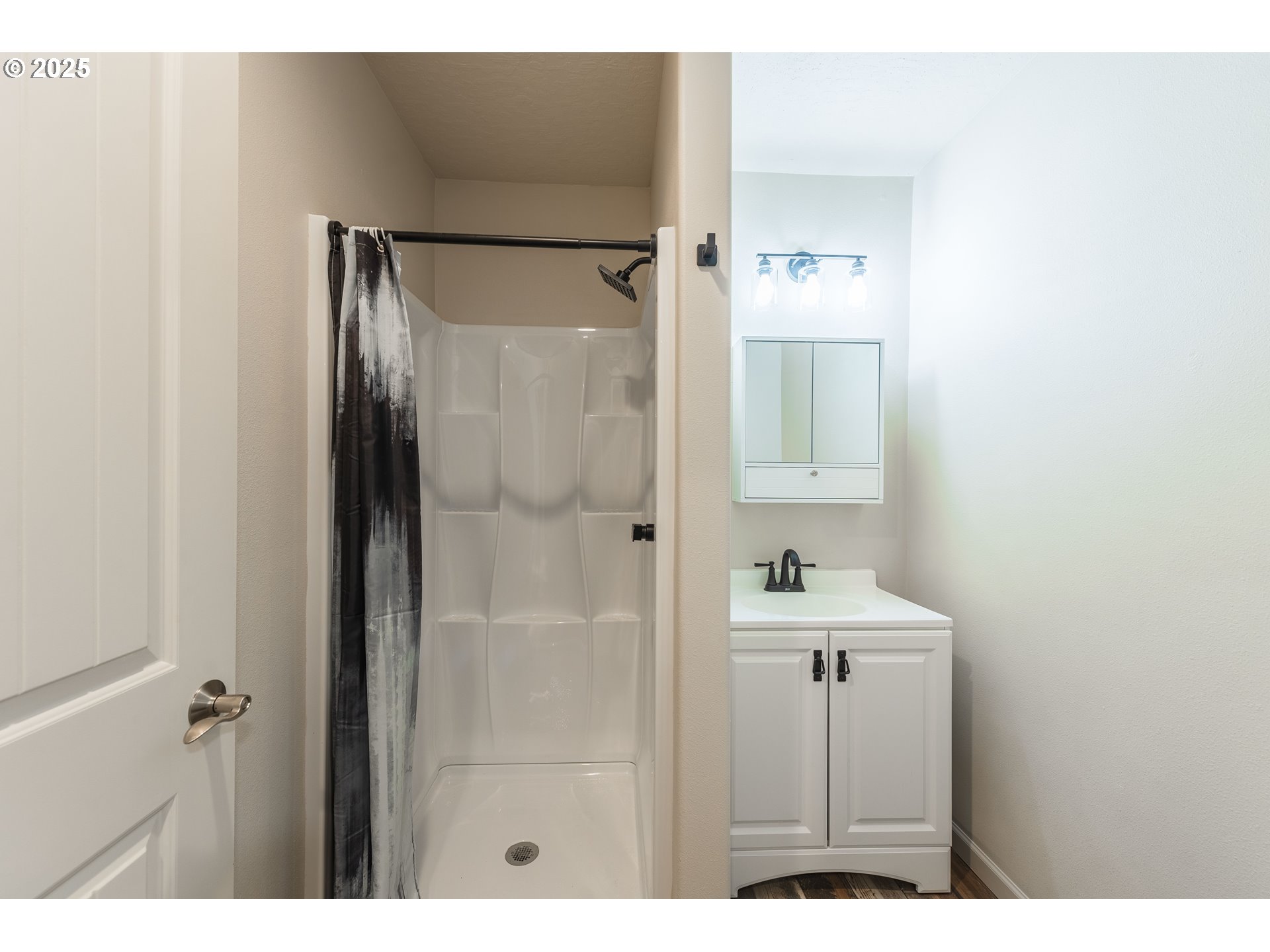 2143 Ash Street North Bend, OR 97459 - Photo 24 of 38