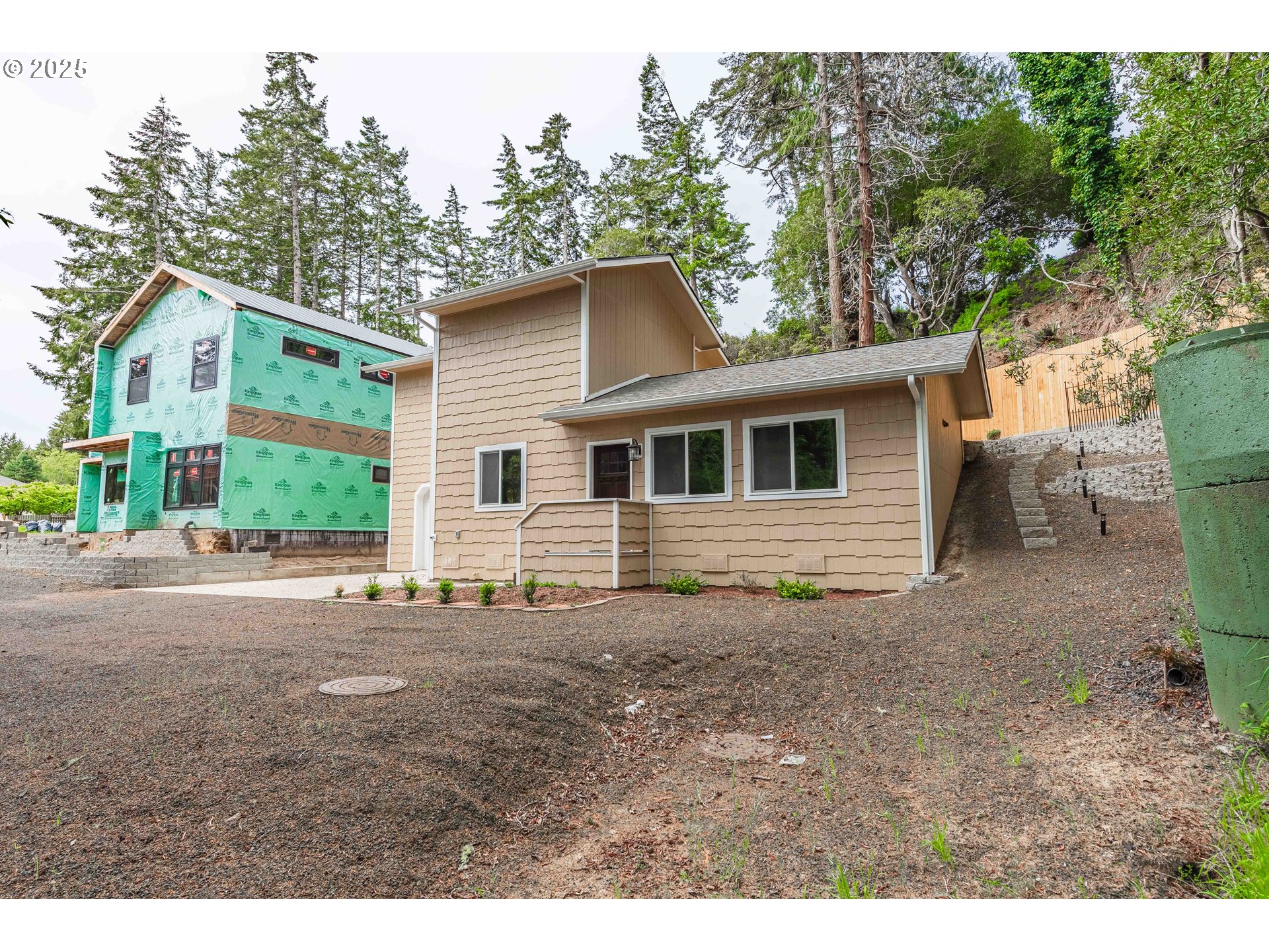 2143 Ash Street North Bend, OR 97459 - Photo 4 of 38