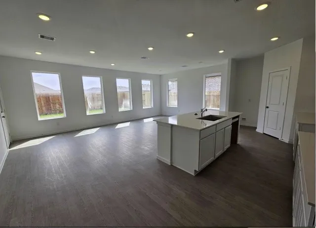 $2,395 | 415 Robin Court, Angleton, TX 77515