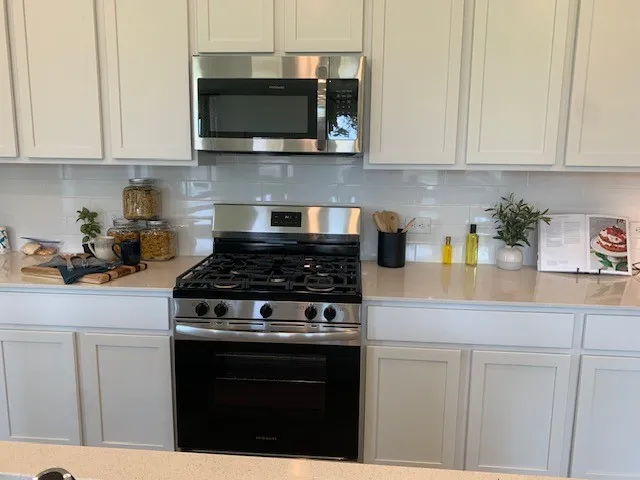 $2,395 | 415 Robin Court, Angleton, TX 77515