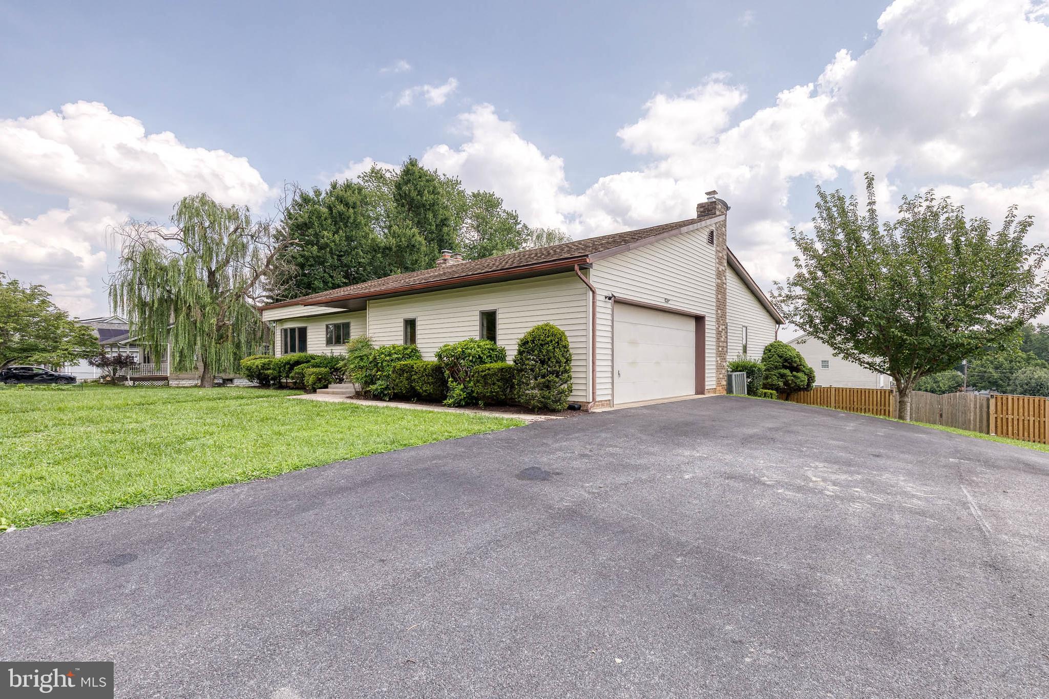 18 Byway Road Owings Mills, MD 21117 - Photo 2 of 42