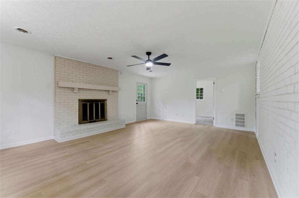 5824 Oakleaf Way Stone Mountain, GA 30087 - Photo 11 of 24