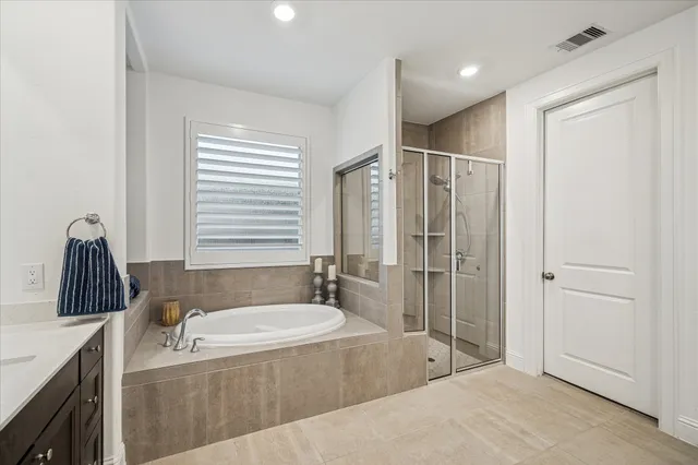 $775,000 | 1004 Ivy Meadow Lane, Pinehurst, TX 77362